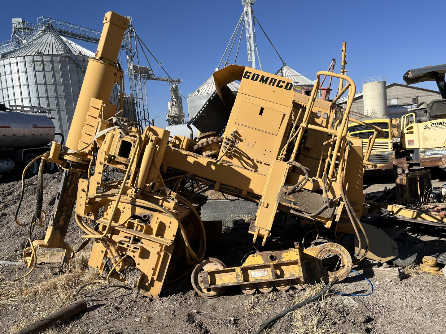 ./imagenes/INVOICE/2019/12921/PAVIMENTADORA GOMACO  (1).JPG